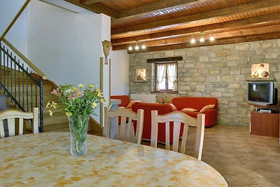 Villa in Cehici mit Pool und Terrasse