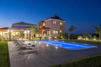 Diamond Villa mit Swimmingpool