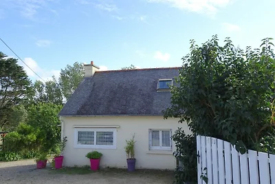 Nettes Ferienhaus nahe Strand