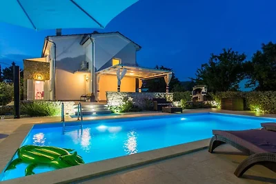 West Wing mit schönem beheiztem Pool
