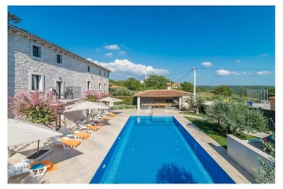 Villa in Tinjan met zwembad