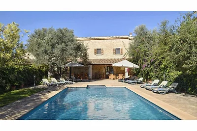 Ferienhaus mit Pool in der Nähe von Búger