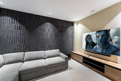 Chalet in Courchevel mit Pool und Skizugang