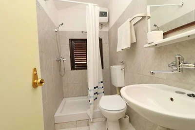 Apartments Karbuni By The Sea - One Bedroom a...