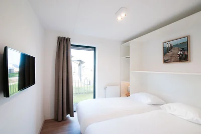 Moderne Lodge mit Kombi-Mikrowelle