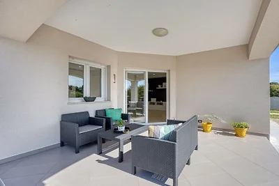 Villa in Tinjan met zwembad