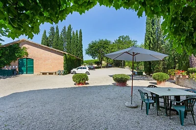 Gemütliches Bauernhaus mit Swimmingpool