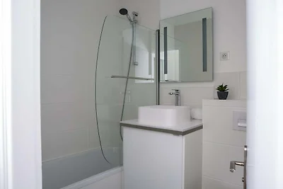 Apartment with Lovely Terrace near Lift...