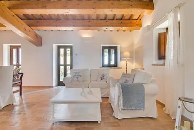 Wohnung in Mombaroccio mit Schwimmbad