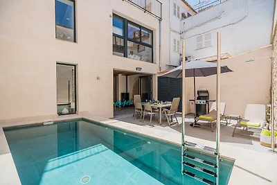 Stadthaus in der Altstadt mit Pool, Pollença