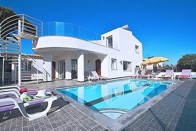 Villa Praia mit Whirlpool