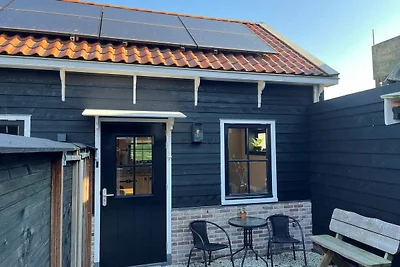Einladendes Chalet in Monnickendam mit Garten