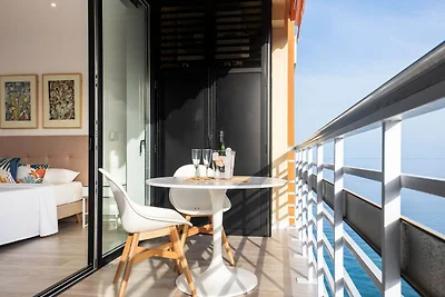 Moderno appartamento con vista mare