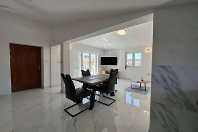 Studio Apartment with Balcony (6)