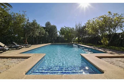 Ferienhaus mit Pool in der Nähe von Búger