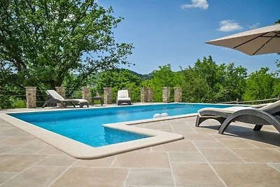 Villa in Krbune mit Schwimmbecken
