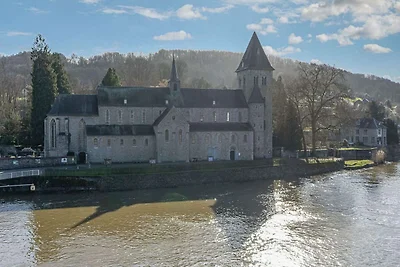 Gemütliches Ferienhaus in Hastière in einem c...