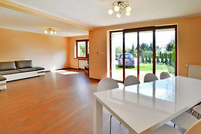 Großes Ferienhaus, privater Garten, ruhige...