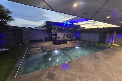 Familienvilla mit Pool in der Nähe von...