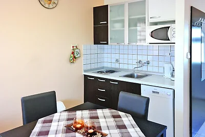 Appartamenti Lug, Privlaka con piscina