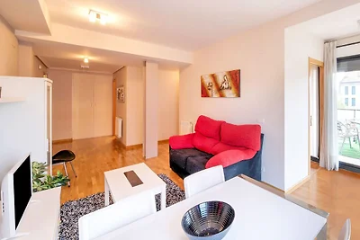 Schicke Wohnung mit 2 Schwimmbädern, Garten