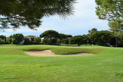 Ampio appartamento a Quarteira con piscina