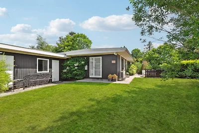 6 Personen Ferienhaus in Dronningmølle