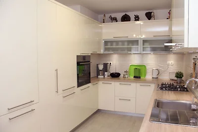 Wohnung in Grebatica mit Meeresstrand