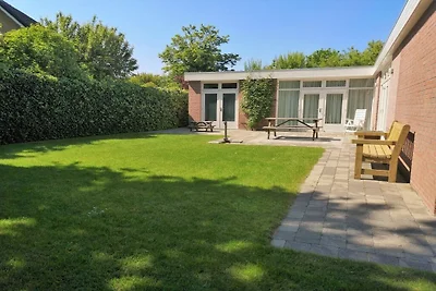 Mit großen, umzäunter Garten (DL108)