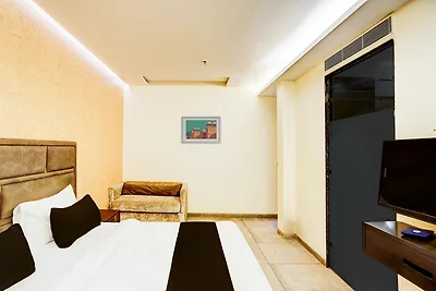 Stadthaus Pitampura West Enclave