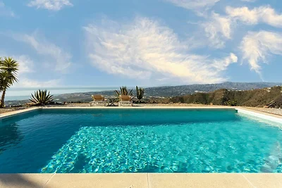 Villa in Arenas mit Meerblick und Pool