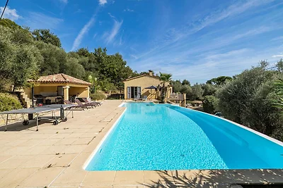 Huis met airconditioning, 4 slaapkamers/10 sl...