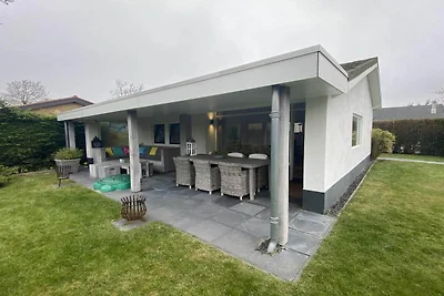 Schöner Ferienbungalow mit Garten