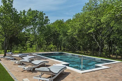 Bella villa con piscina e giardino recintato