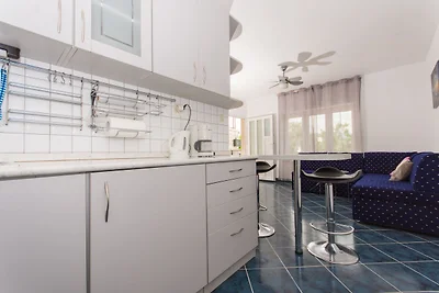 Casa vacanze caratteristica a Mastrinka con...