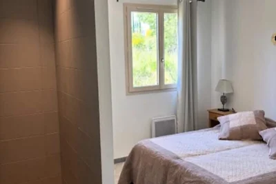 Haus in Lacoste mit Blick auf Luberon