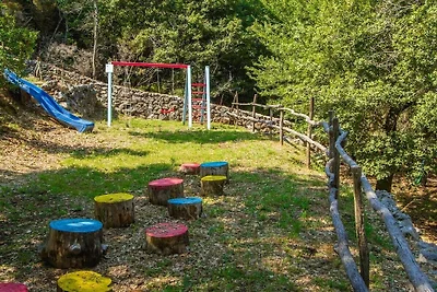 Villa in VRBNIK mit Schwimmbecken