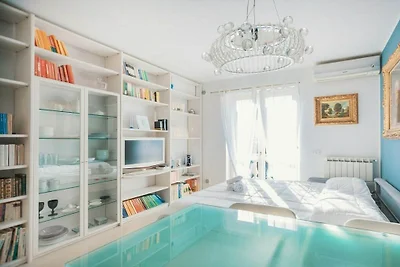 Art Apartment with Sea View