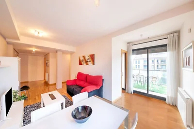 Schicke Wohnung mit 2 Schwimmbädern, Garten