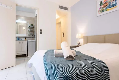 Apartment in Palm Beach mit Pool und Garten