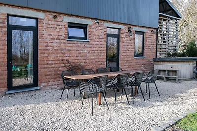 Bauernhaus mit Garten und Terrasse