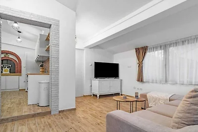 Hidden Gem Holiday Home with Pool in Kastel S...