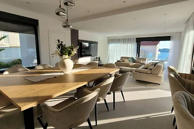 Villa Oasis - Five Bedroom Villa with Private...