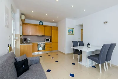 Apartment Franceska -Two-Bedroom Apartment wi...