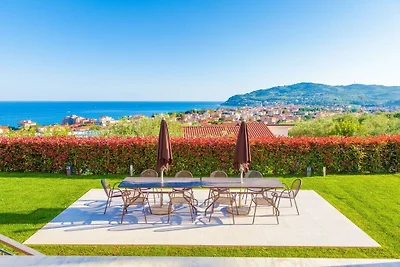 Villa in Diano Marina mit Schwimmbecken
