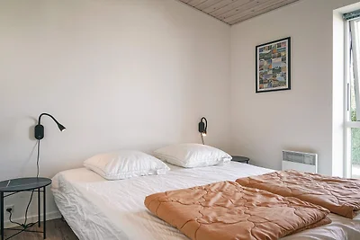6 Personen Ferienhaus in Nexø-By Traum