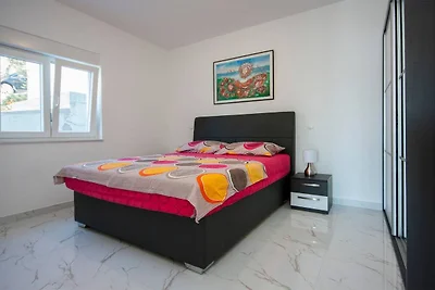 Apartments Happy Holiday - Two Bedroom Apartm...