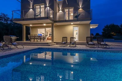 Villa in Labin mit Schwimmbecken