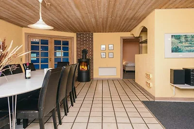 12 Personen vakantie huis in Oksbøl