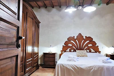 Schönes Ferienhaus in Gambassi Terme mit Pool